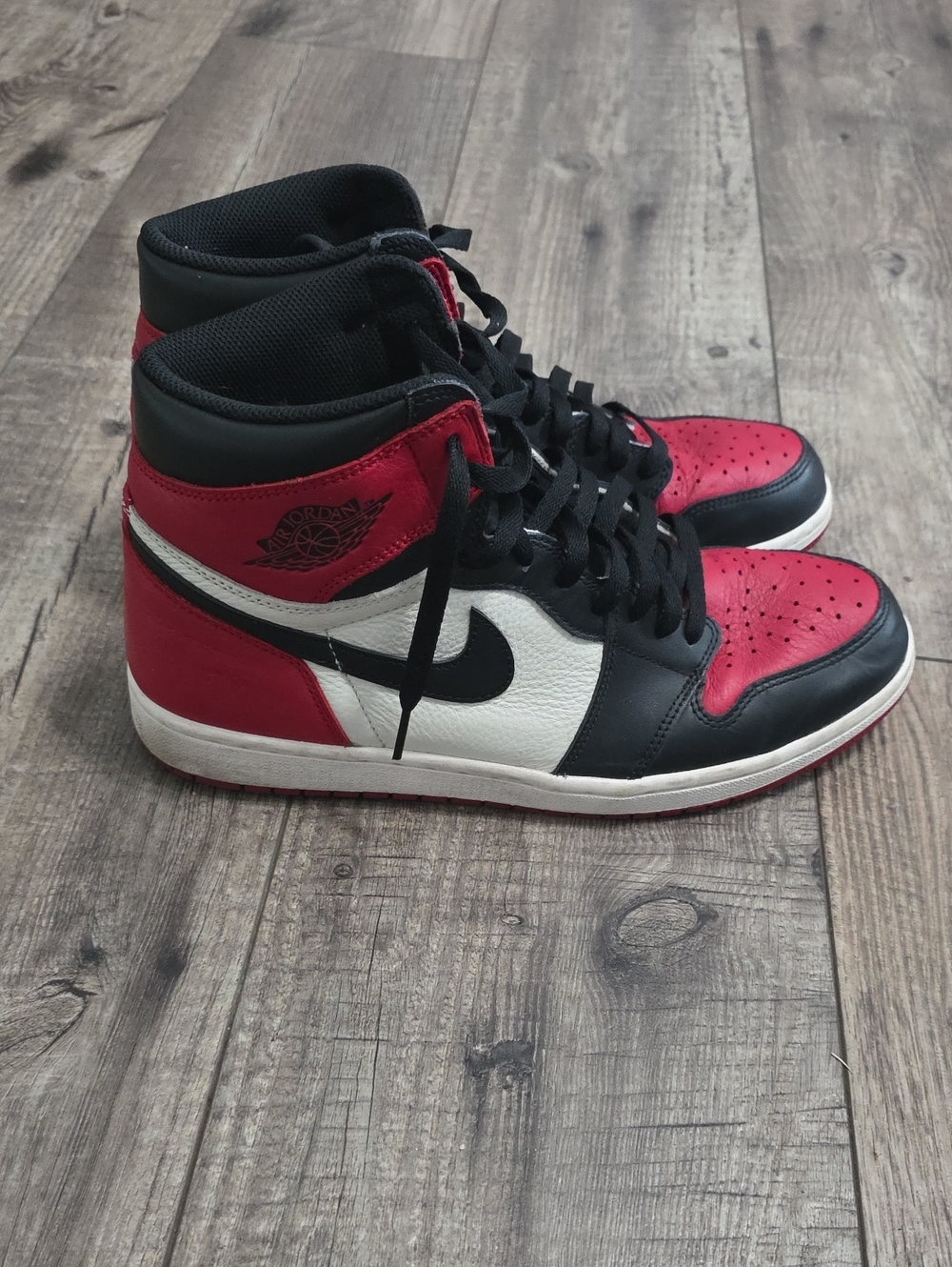 Nike Shoes Air Jordan 1 Retro OG High “Bred Toe/Chicago” 555088–610 Men’s 11.5
